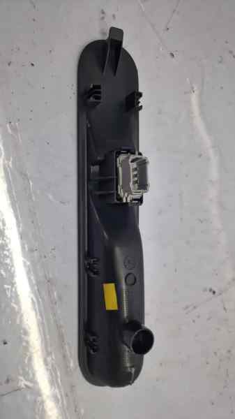 MANDO ELEVALUNAS DELANTERO DERECHO