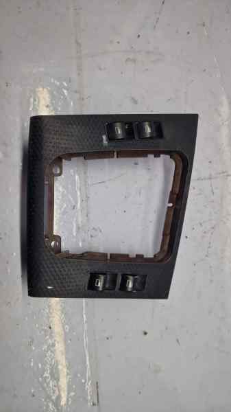 MANDO ELEVALUNAS DELANTERO DERECHO