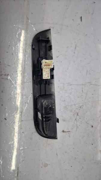 MANDO ELEVALUNAS DELANTERO DERECHO