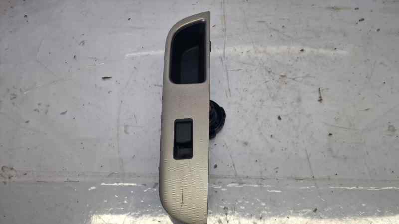 MANDO ELEVALUNAS DELANTERO DERECHO