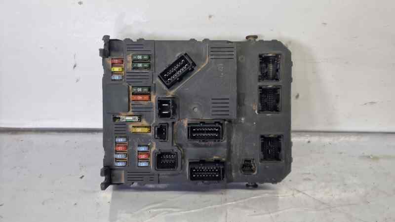 CAJA RELES - FUSIBLES