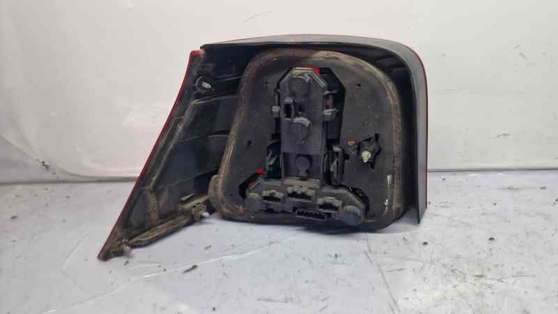 PILOTO TRASERO DERECHO