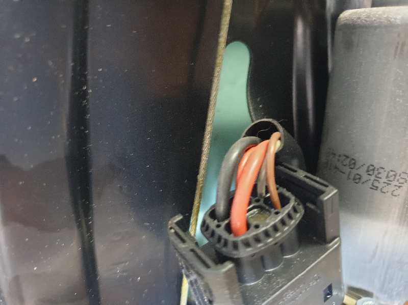 ELEVALUNAS TRASERO DERECHO