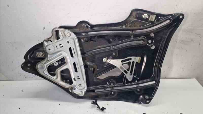 ELEVALUNAS TRASERO DERECHO