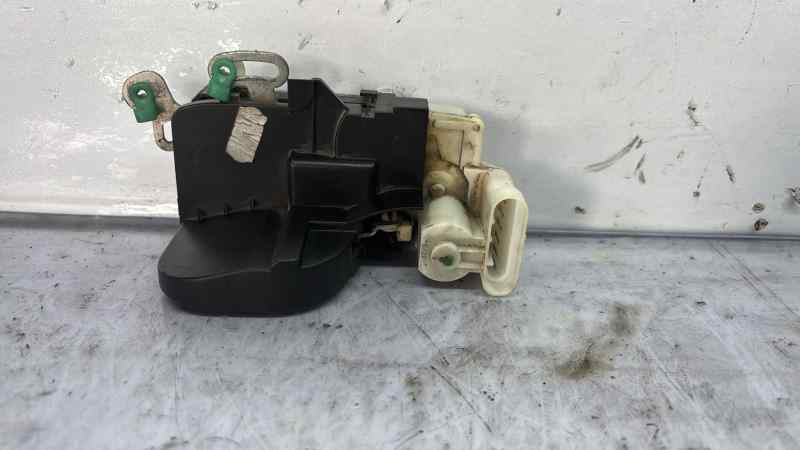 CERRADURA PUERTA DELANTERA IZQUIERDA 