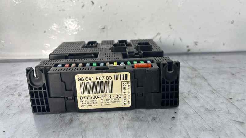 CAJA RELES - FUSIBLES