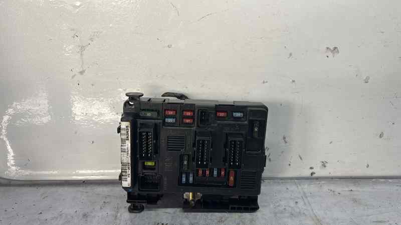 CAJA RELES - FUSIBLES