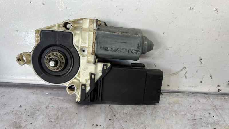 MOTOR ELEVALUNAS DELANTERO DERECHO