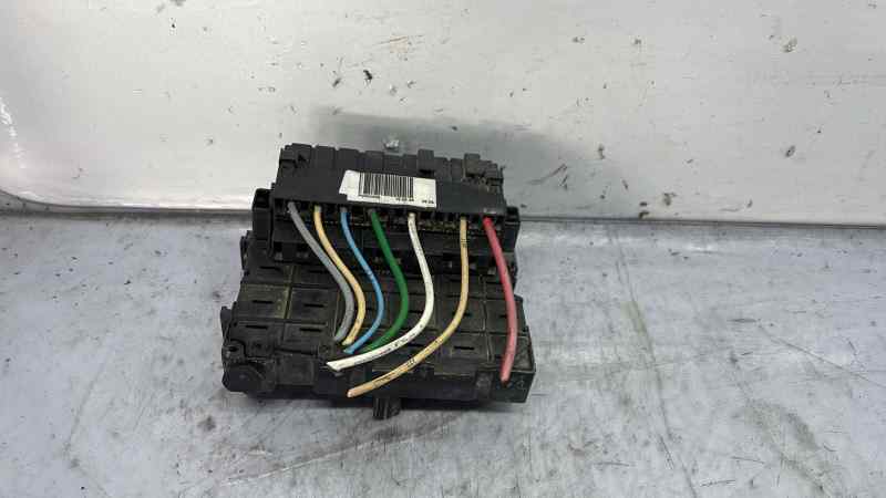 CAJA RELES - FUSIBLES