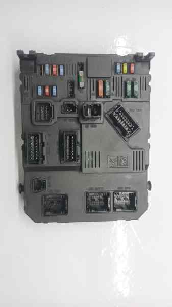 CAJA RELES - FUSIBLES