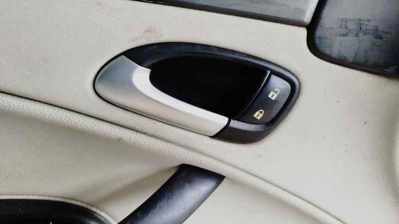 MANETA INTERIOR DELANTERA IZQUIERDA