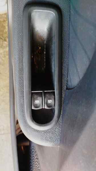 MANDO ELEVALUNAS DELANTERO IZQUIERDO 