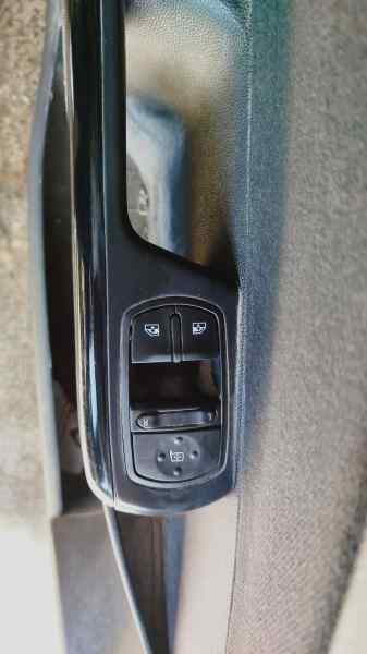 MANDO ELEVALUNAS DELANTERO IZQUIERDO 