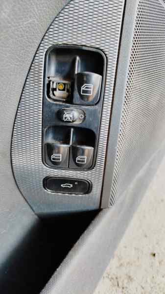 MANDO ELEVALUNAS DELANTERO IZQUIERDO 