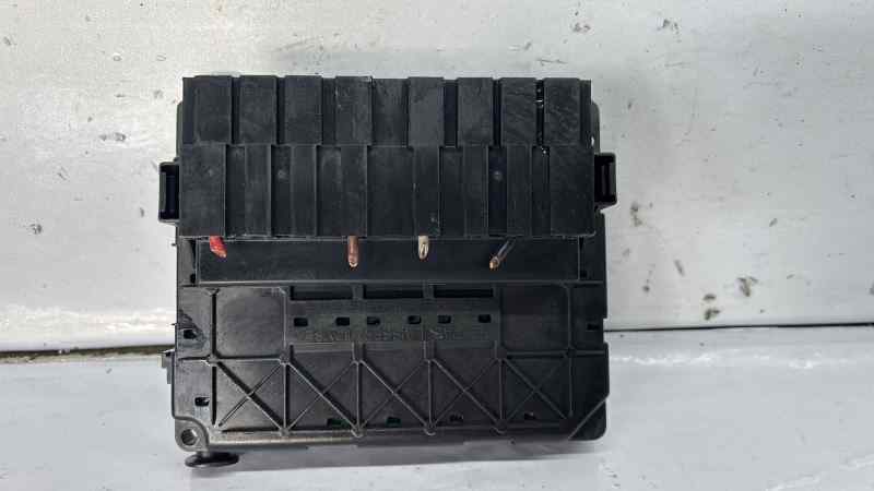 CAJA RELES - FUSIBLES