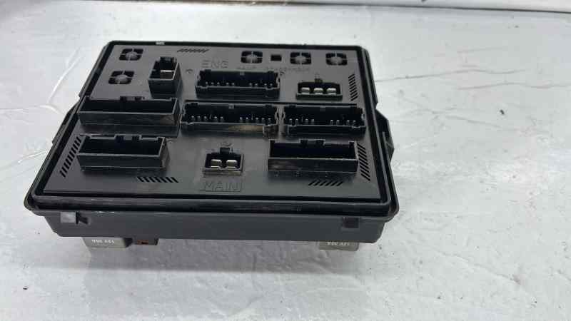 CAJA RELES - FUSIBLES