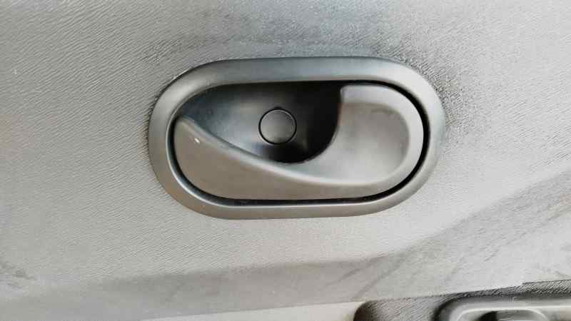 MANETA INTERIOR DELANTERA DERECHA