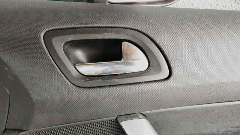 MANETA INTERIOR DELANTERA DERECHA