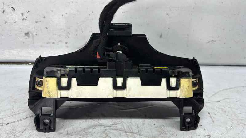 PANTALLA MULTIFUNCION