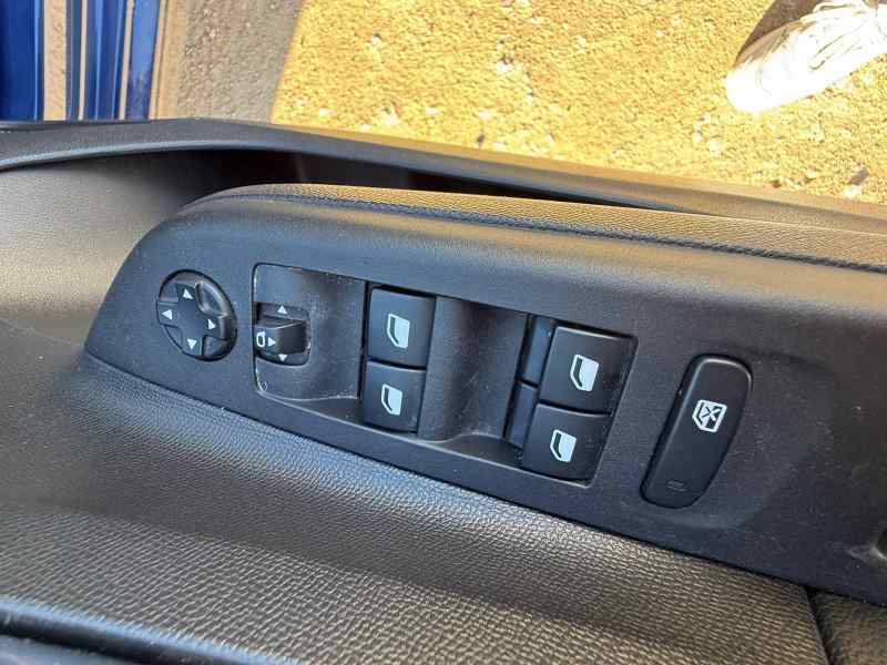 MANDO ELEVALUNAS DELANTERO IZQUIERDO 