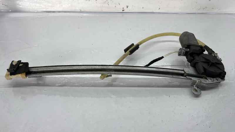 ELEVALUNAS TRASERO DERECHO