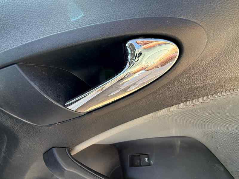 MANETA INTERIOR DELANTERA DERECHA