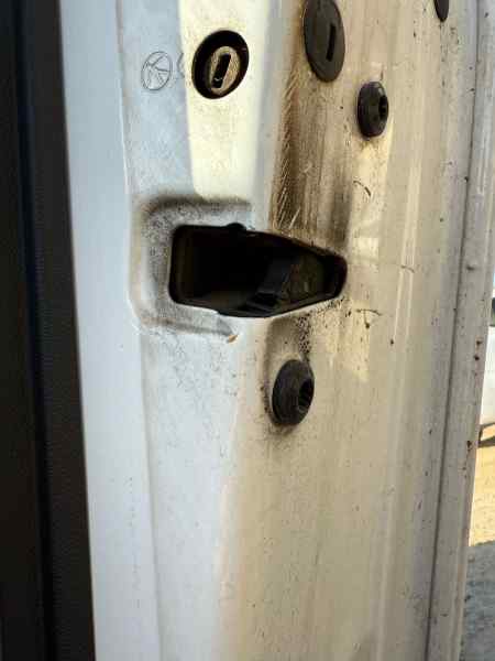 CERRADURA PUERTA TRASERA DERECHA 