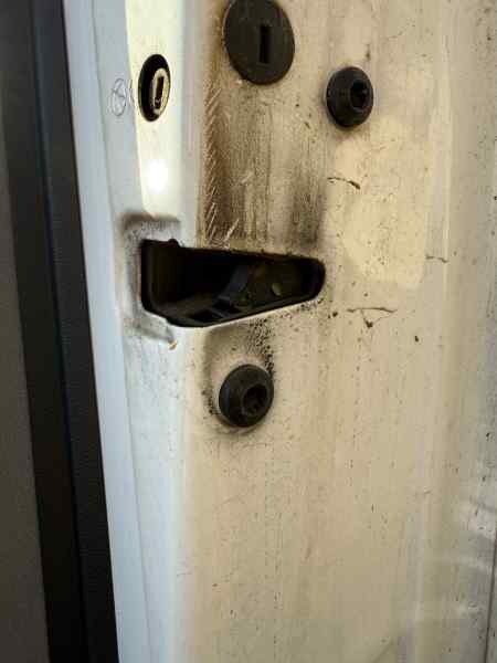 CERRADURA PUERTA TRASERA DERECHA 