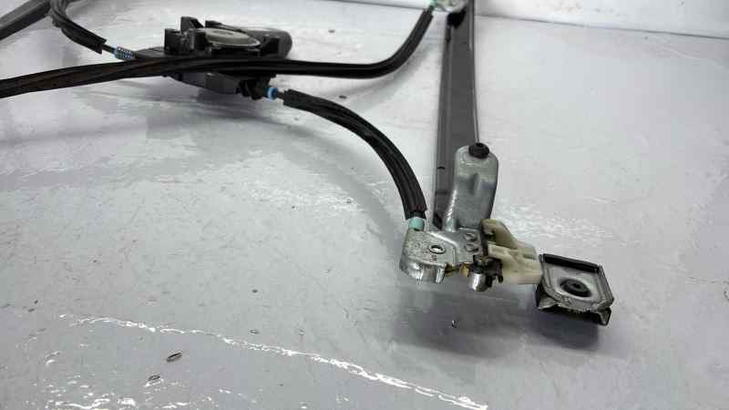 ELEVALUNAS DELANTERO IZQUIERDO