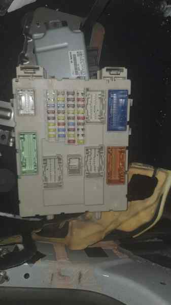 CAJA RELES - FUSIBLES