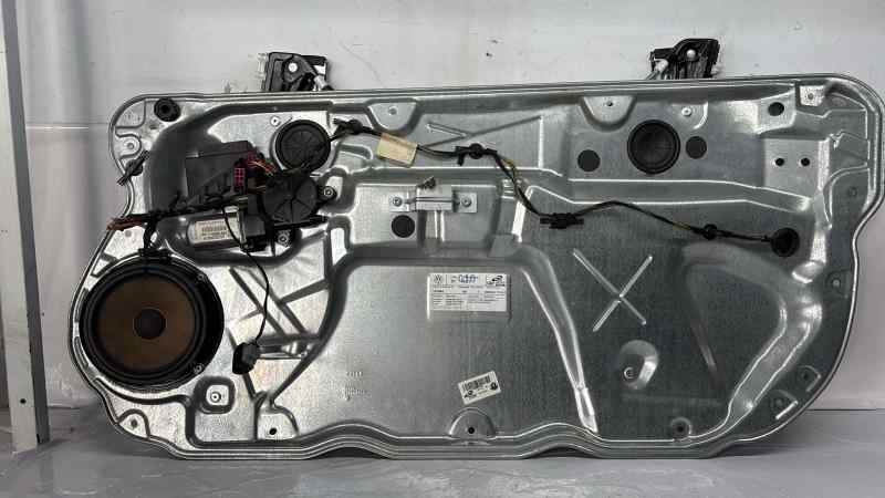 ELEVALUNAS DELANTERO DERECHO