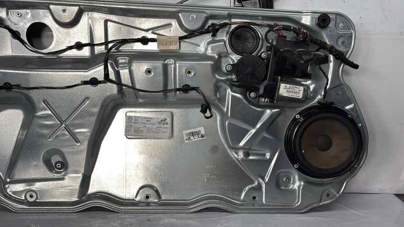 ELEVALUNAS DELANTERO IZQUIERDO