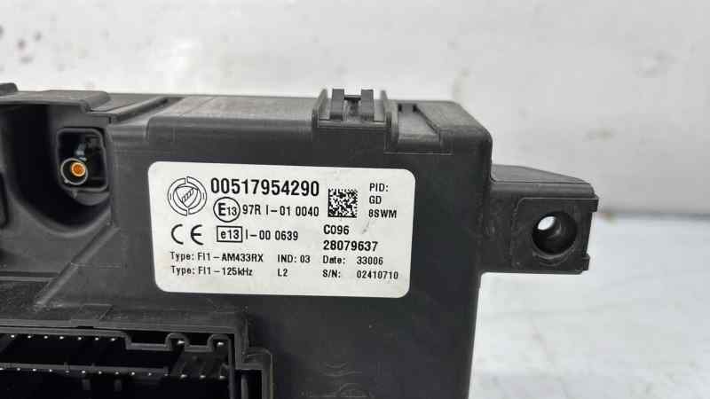 CAJA RELES - FUSIBLES