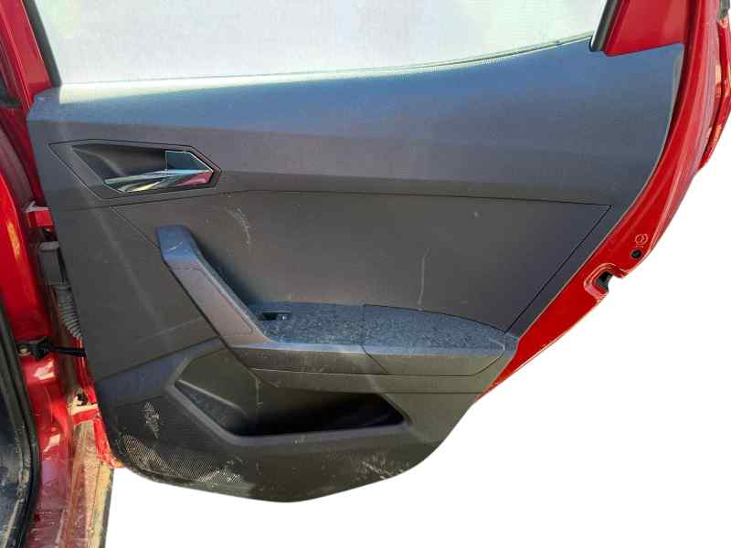 GUARNECIDO PUERTA TRASERA DERECHA