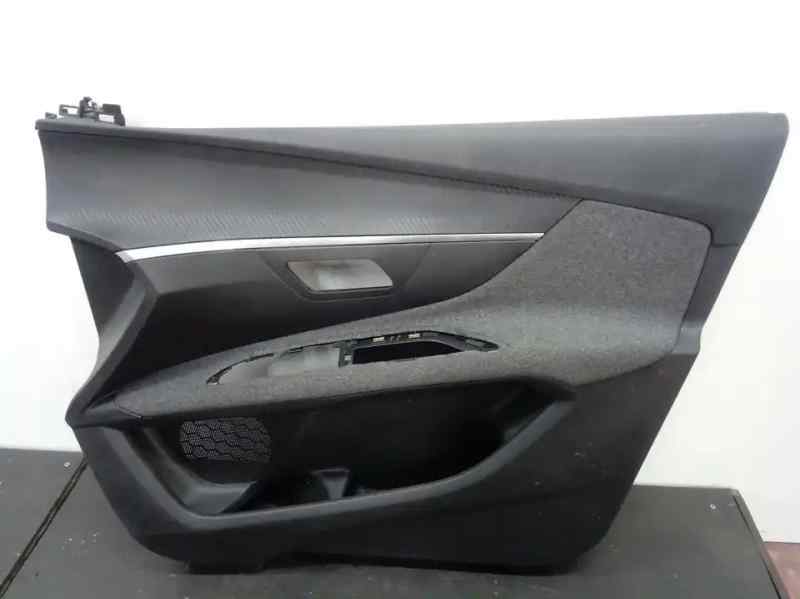 GUARNECIDO PUERTA DELANTERA DERECHA