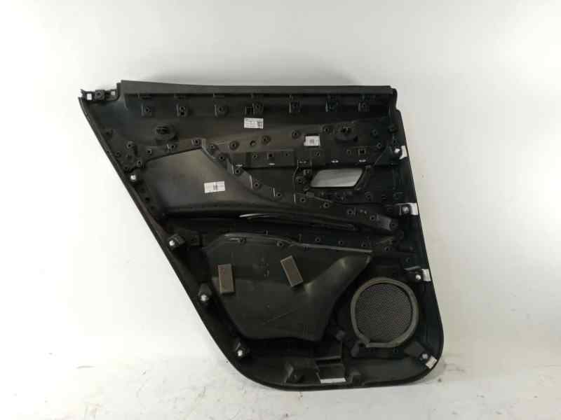 GUARNECIDO PUERTA TRASERA DERECHA