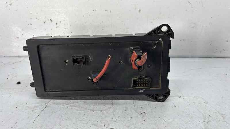 CAJA RELES - FUSIBLES