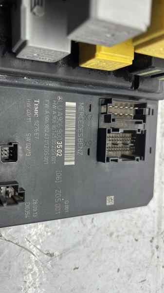 CAJA RELES - FUSIBLES