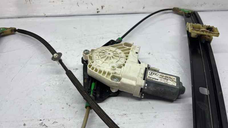 ELEVALUNAS DELANTERO IZQUIERDO