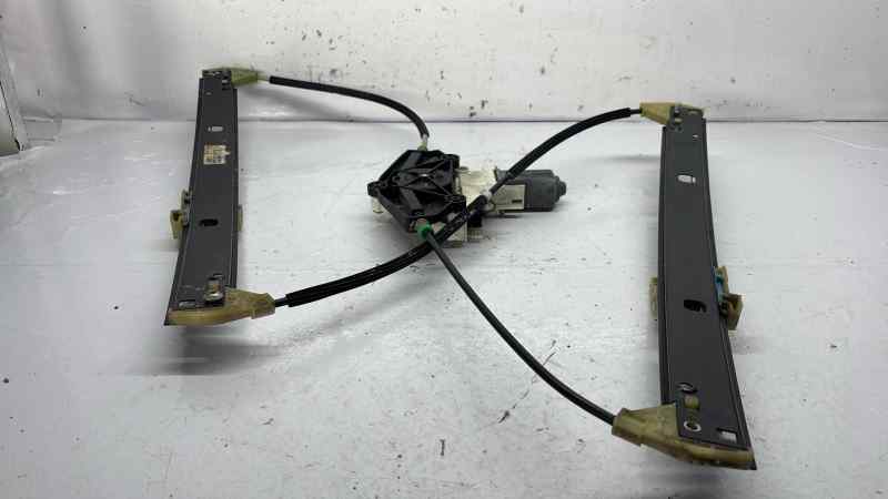 ELEVALUNAS DELANTERO IZQUIERDO