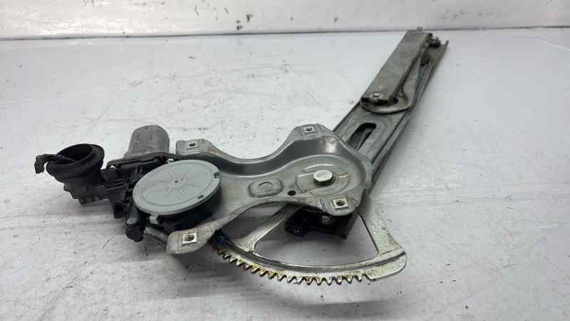 857100D100 ELEVALUNAS TRASERO IZQUIERDO TOYOTA AURIS