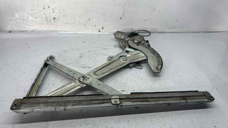 ELEVALUNAS DELANTERO DERECHO