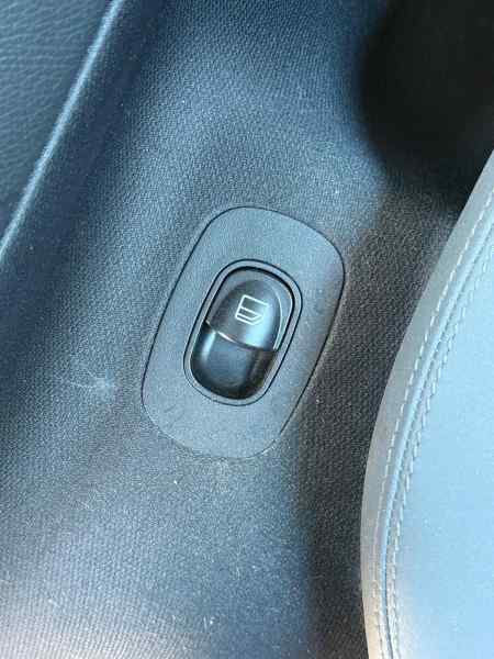 MANDO ELEVALUNAS TRASERO DERECHO