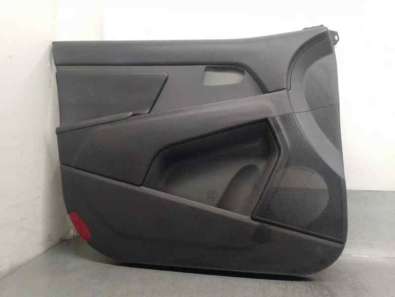 GUARNECIDO PUERTA DELANTERA IZQUIERDA