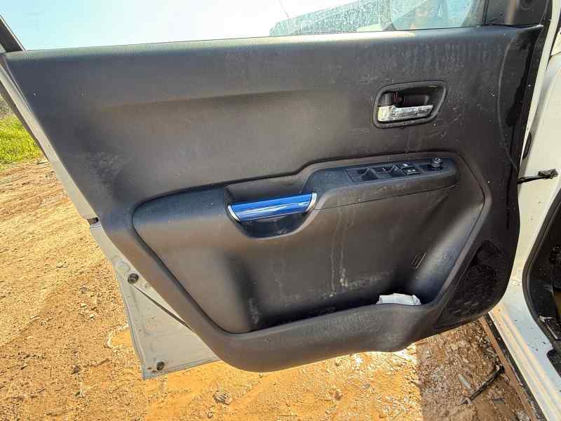 GUARNECIDO PUERTA DELANTERA IZQUIERDA