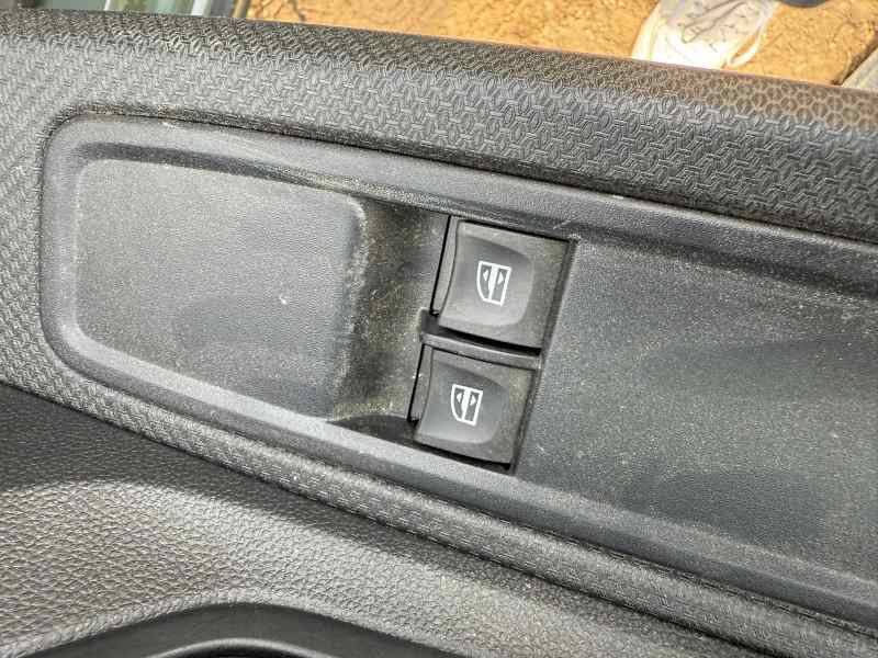 MANDO ELEVALUNAS DELANTERO IZQUIERDO 