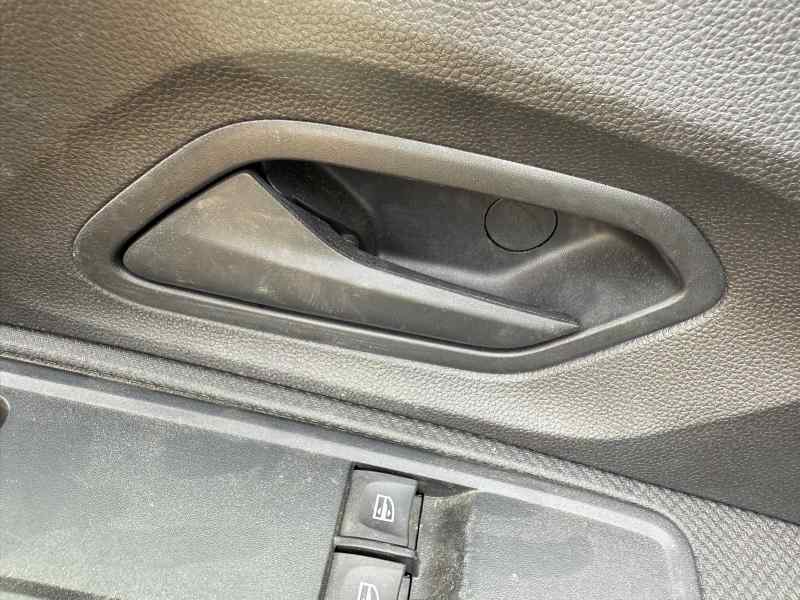 806713214R MANETA INTERIOR DELANTERA IZQUIERDA DACIA SANDERO