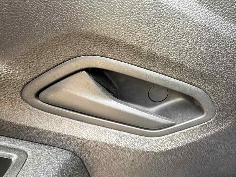 806712779R MANETA INTERIOR TRASERA IZQUIERDA DACIA SANDERO