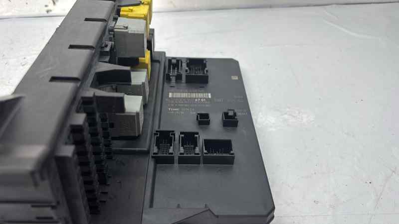 CAJA RELES - FUSIBLES