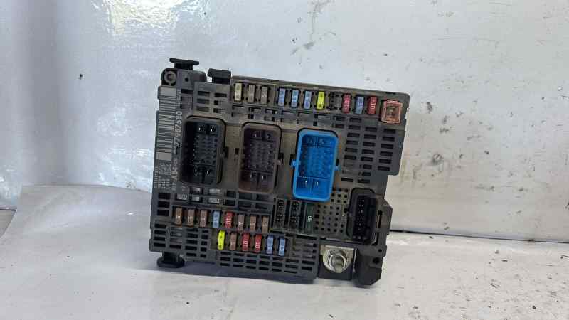 CAJA RELES - FUSIBLES